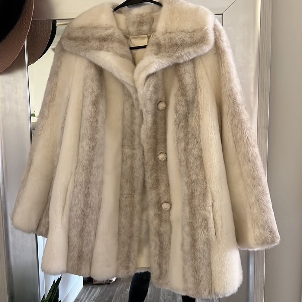 Central Park Zoo Fur Jacket - Picture 3 of 3